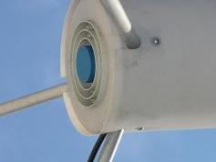 h  PF CHANNEL MASTER TYP 300 detail na plastovy prstenec medzi krytom LNB a skalarnymi prstencami C band