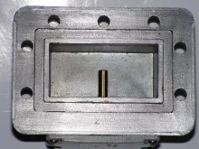 Detail na jednopolaritny LNB pre C pasmo